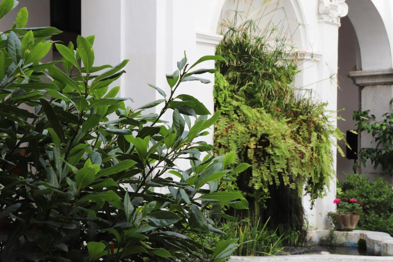 Albergue Ave Gratia Plena Salerno Exterior foto