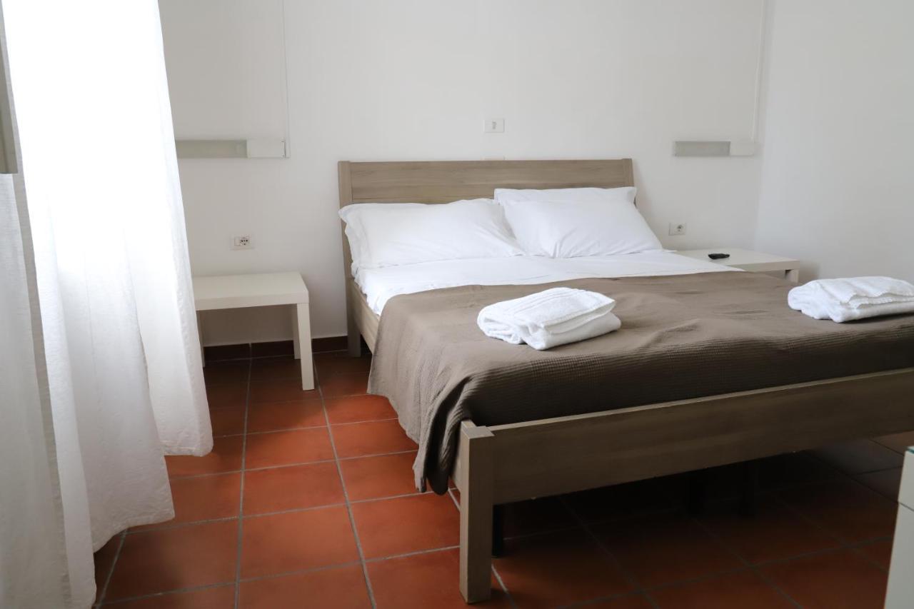 Albergue Ave Gratia Plena Salerno Exterior foto
