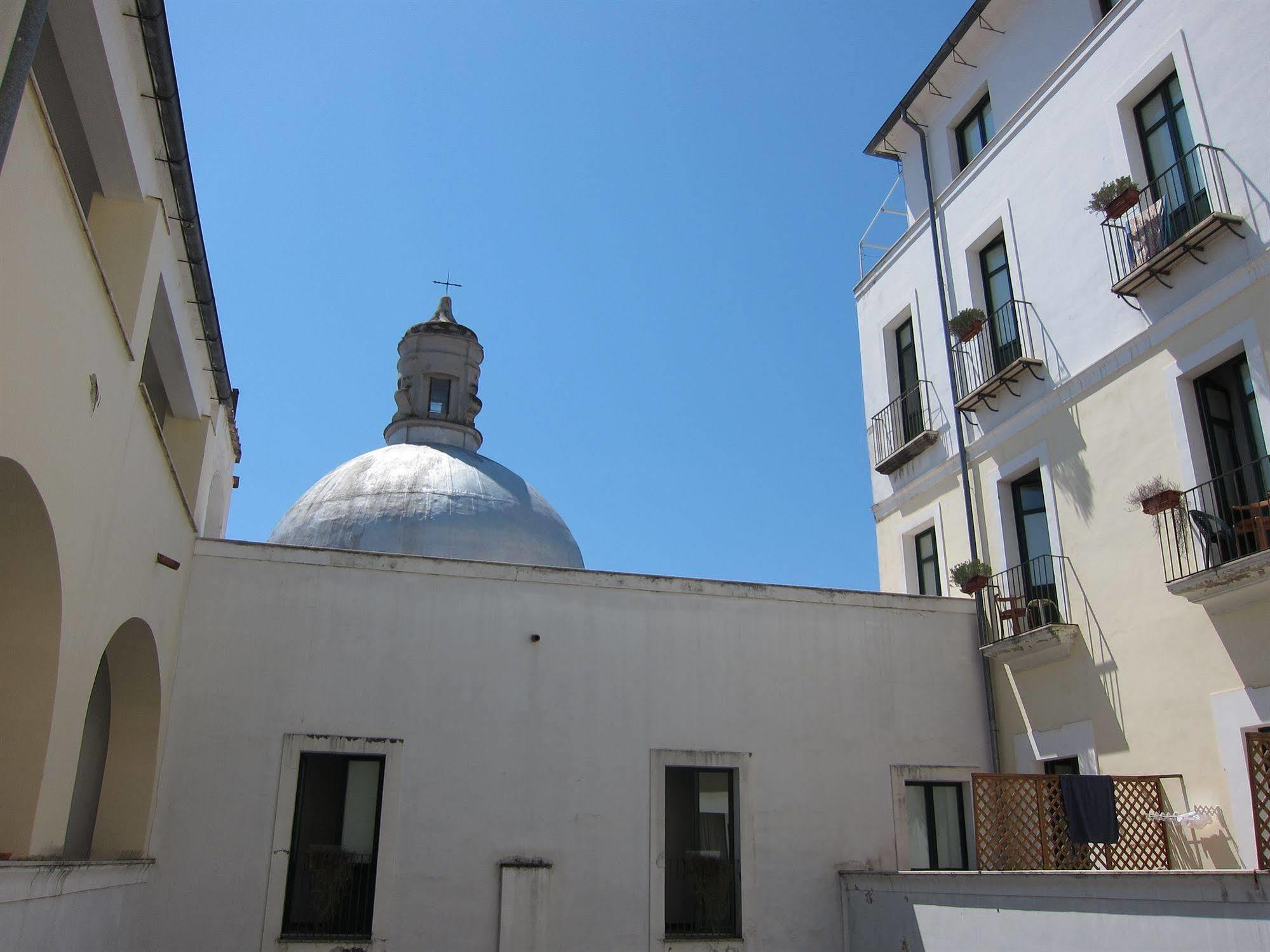Albergue Ave Gratia Plena Salerno Exterior foto