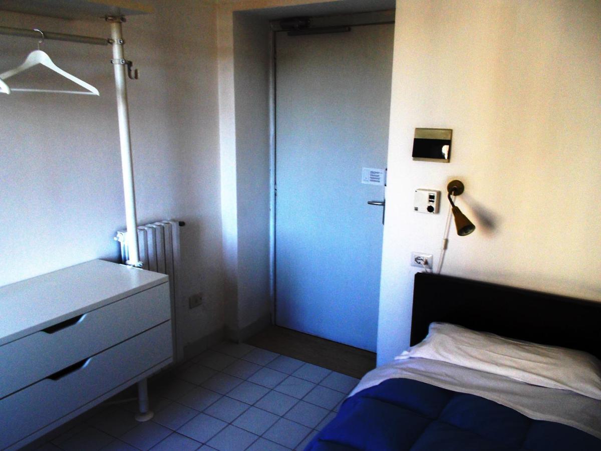 Albergue Ave Gratia Plena Salerno Habitación foto